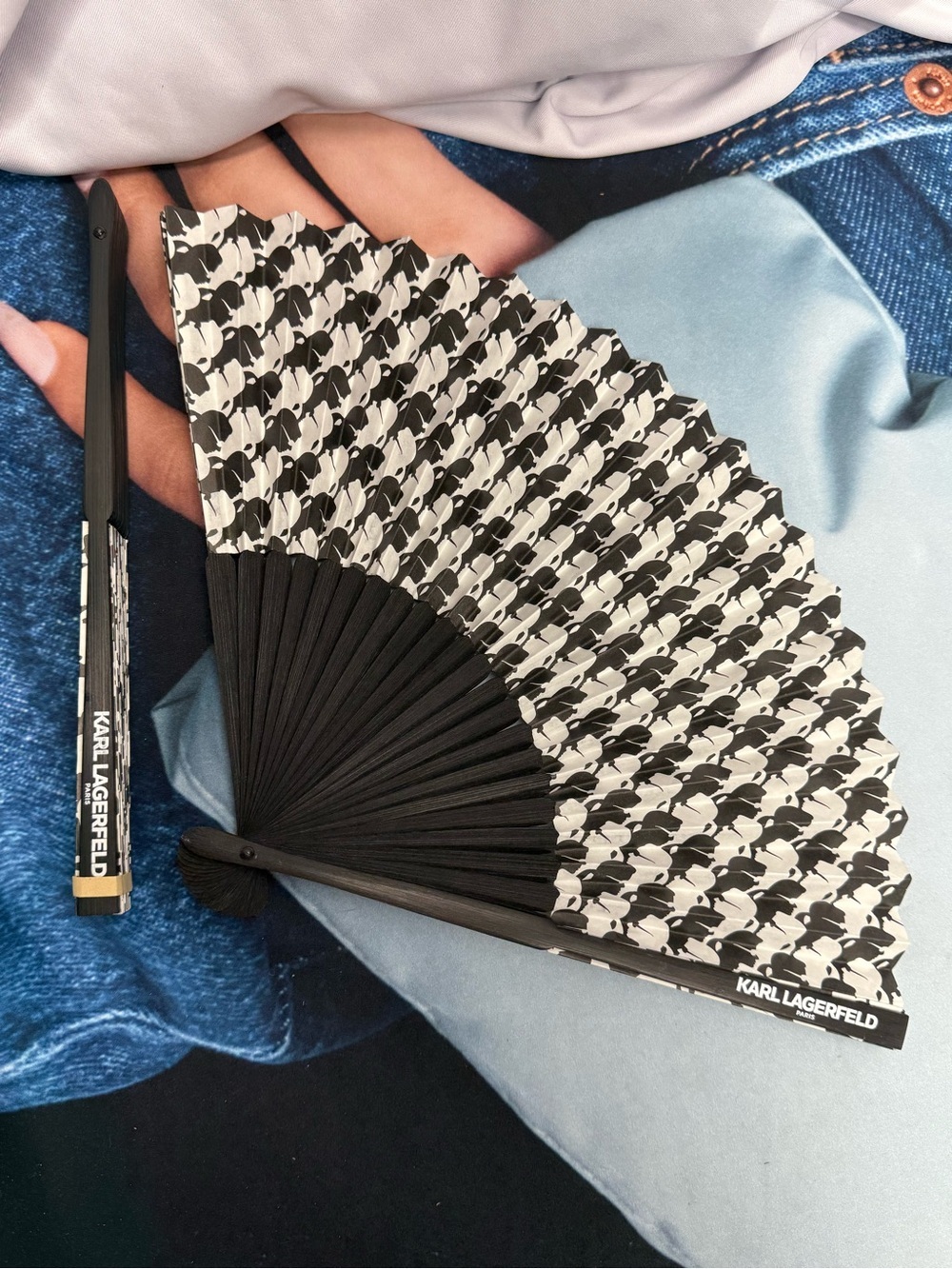 (new+plastic) Karl Lagerfeld Paris (RARE) Monogram Folding Hand Fan with Logo
